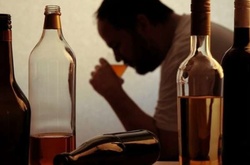 8 тревожных признаков того, что ваш близкий человек — скрытый алкоголик