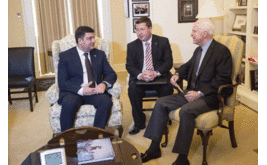 Гройсман подякував Маккейну за підтримку України