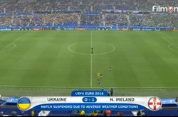 Євро-2016. Через град арбітр зупинив матч Україна – Північна Ірландія