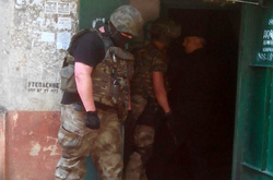 У Нацполіції розповіли про перебіг спецоперації із затримання стрілка у Маріуполі 