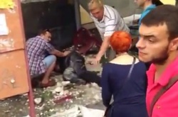 У центрі Києва на перехожих впав карниз будівлі