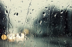 На Трійцю киянам обіцяють грози