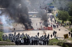Кількість загиблих під час зіткнення вчителів і поліції в Мексиці зросла до 9 осіб