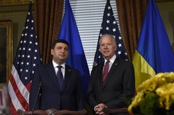 США «примушують, силують, переконують» боротись із корупцією - Байден про Україну