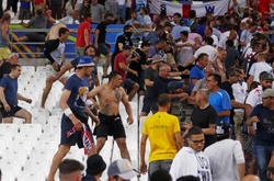 З Франції депортували затриманого з російськими ультрас українця