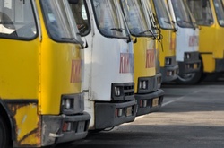 Страйк маршруток: водії, які возять мешканців передмістя до Києва, вийшли на мітинг через «нелегалів»