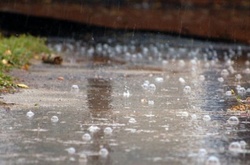 Синоптики прогнозують на четвер дощ, грозу та град