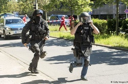 У Німеччині озброєний чоловік увірвався до кінотеатру: щонайменше 25 постраждалих