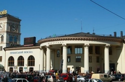 Киянам на свята зробили подарунок: станція метро «Вокзальна» прийматиме пасажирів без обмежень