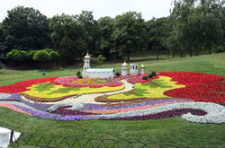 На Співочому полі будуть битися подушками і дивитися кіно до ранку