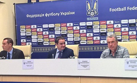 Збірна України отримає нового тренера не раніше середини липня