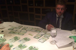 У Росії показово затримали губернатора-хабарника