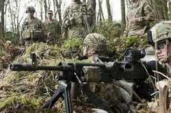 Пентагон має намір зняти заборону на службу трансгендерів в армії