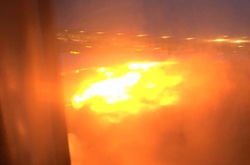 У Сингапурі під час посадки загорівся літак