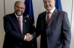 Шульц запевнив Порошенка, що Brexit не вплине на введення безвізового режиму для українців