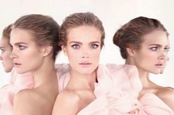 Наталья Водянова поразила идеальной фигурой на подиуме через три недели после родов