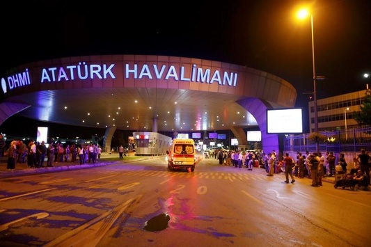 Вибухи в аеропорту Стамбула: 10 людей загинули, близько 40 - поранених