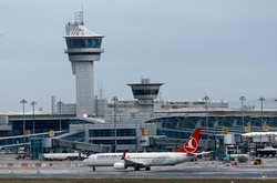 Літаки перестали сідати в аеропорту Стамбула