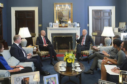 Яценюк і Байден обговорили відновлення цілісності України