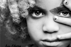 Афроамериканская девочка-альбинос стала сенсацией в мире моды