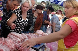 Киян попереджають про зіпсовані продукти на ринках