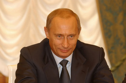 Путін цинічно побажав Україні «жити в мирі з собою»