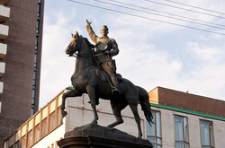 У Мінкульті пояснили, чому пам’ятник Щорсу досі не демонтований 