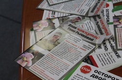 Активісти кандидата в нардепи Ричкової затримали тираж наклепницьких листівок