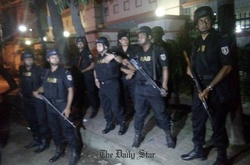 Поліція звільнила двох заручників із захопленого ресторану в Бангладеш