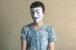 Хлопець у маскарадній масці влаштував криваву різанину у Слов'янську