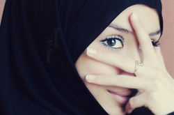 Влада ОАЕ закликала громадян уникати традиційного одягу за кордоном