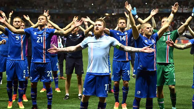 Євро-2016. Ісландці щиро дякують своїй збірній після розгрому від Франції