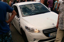 Протести на кордоні з Польщею: авто консула в'їхало у натовп 