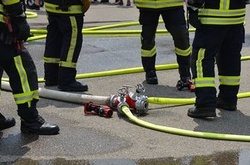 Під Києвом ліквідовано пожежу поблизу приватного ангару