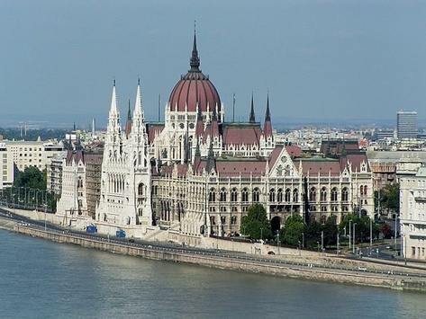 В Угорщині восени проведуть референдум щодо квот на мігрантів 