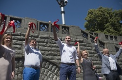 Кличко відкрив відновлені сходи на території музею історії України