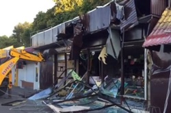 У столиці демонтували скандальний кіоск «Рошен»