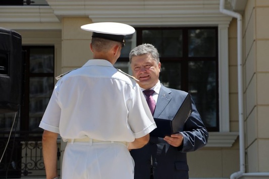 Військовослужбовці отримали від Порошенка квартири, «яких немає навіть у міністра оборони»