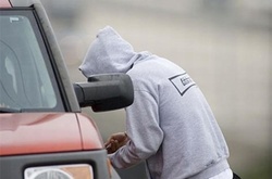 Крадені машини з Києва везуть до Росії і окупованого Криму, - глава столичної поліції