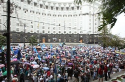 Профспілки почали протести з вимогою припинити «тарифний геноцид» 