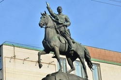 У «Главкомі» прес-конференція: «Пам'ятник Щорсу: мистецтво vs декомунізація»