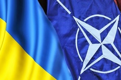 Керрі: Говорити про членство України в НАТО передчасно