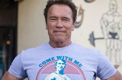 Арнольд Шварценеггер подколол Сильвестра Сталлоне в день его юбилея