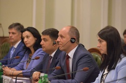 Гройсман, Парубій і Керрі обговорили питання мінського процесу