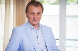 У Києві поховали вбитого у власній машині відомого стоматолога