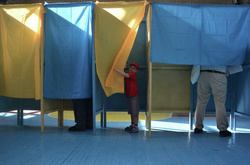 Мандат за подачки. Чи купляться виборці 17 липня на старі схеми