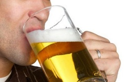 В Житомирі поліцейський влаштував дебош через погане пиво