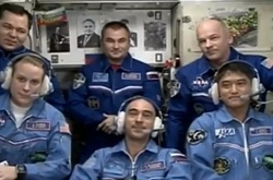 Перша відеоконференція нового екіпажу на МКС
