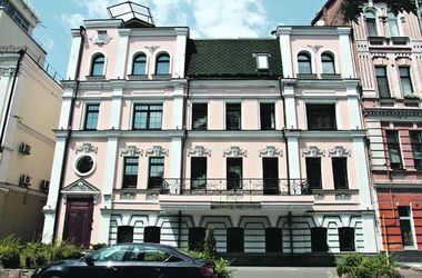 Прогулянка по Борисоглібській: особняк київського мера і будівля з привидом