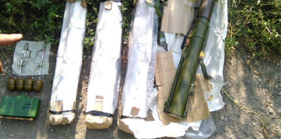 У Донецькій області поліція виявила схованку із гранатометами і мінами